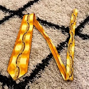 Gold tie